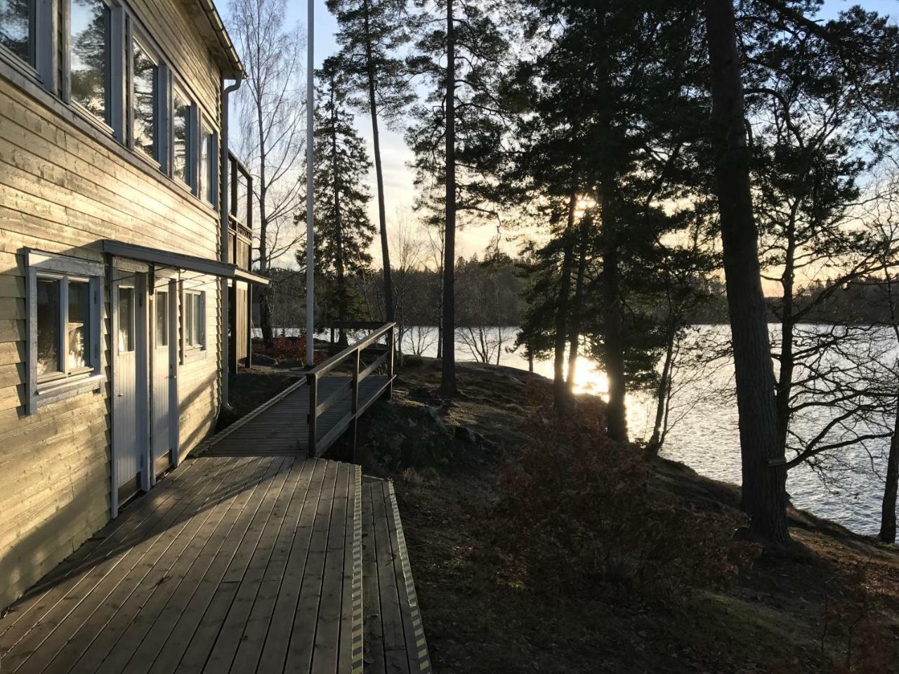 Varhaga Vandrarhem Sjuntorp Exterior foto